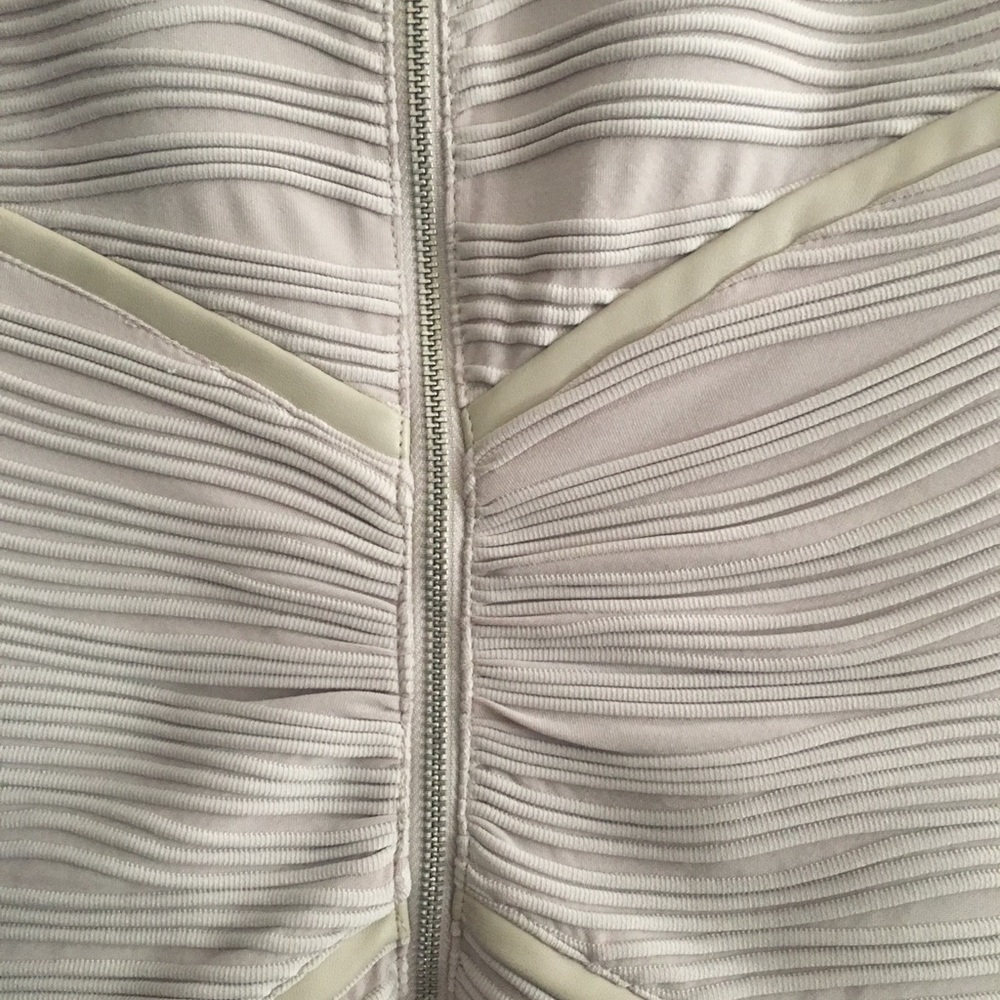 Dress - Picture 5 of 6